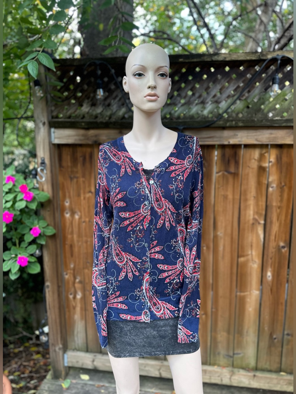 Navy Blue & Red Long-Sleeve Paisley Print Buttown-Down Caridgan